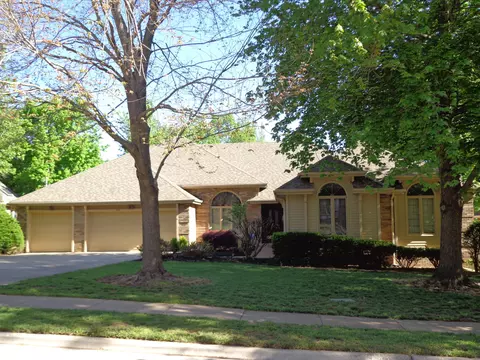 1845 E Nottingham St, Springfield, MO 65804 photo 1