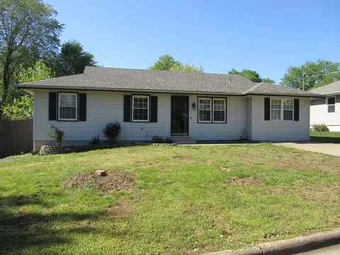 3222 W Olive St, Springfield, MO 65802 photo 1
