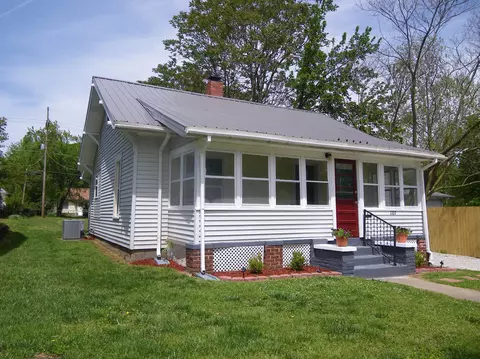 1107 W Scott St, Springfield, MO 65802 photo 1