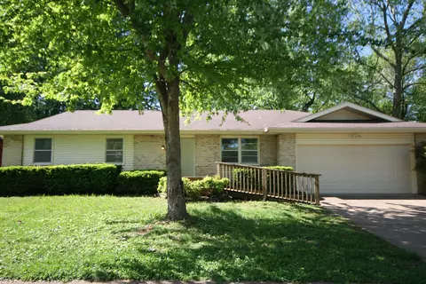 1220 W Winkler St, Springfield, MO 65807 photo 1