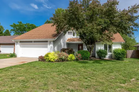 3864 N Broadway Ave, Springfield, MO 65803 photo 1