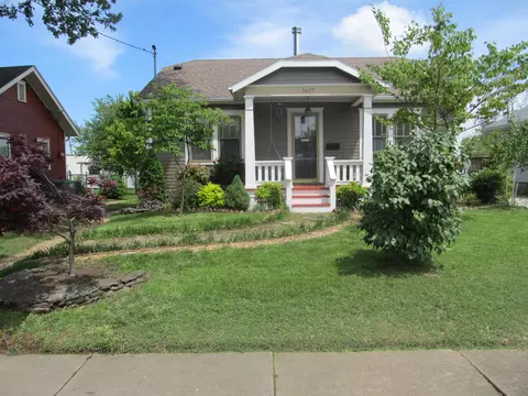1617 E Olive St, Springfield, MO 65802 photo 1