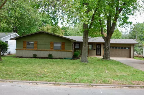 1065 Edgewood St, Springfield, MO 65807 photo 1