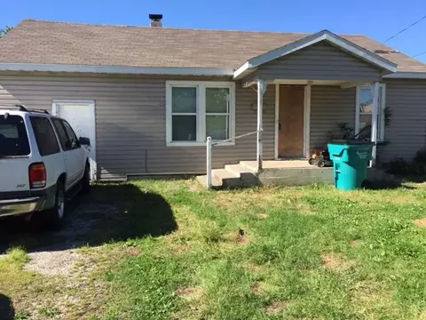 1943 E Commercial St, Springfield, MO 65803 photo 1