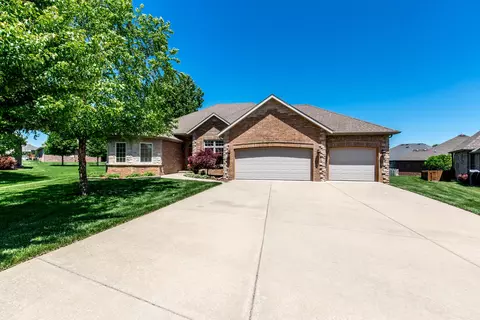 1352 N Ambrose Ct, Springfield, MO 65802 photo 1