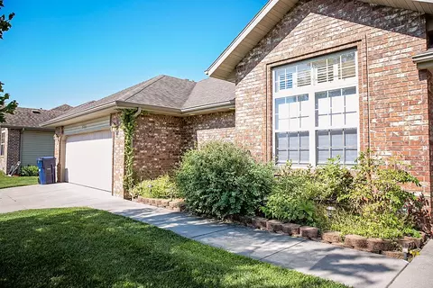 3287 N Dickerson Ave, Springfield, MO 65803 photo 1