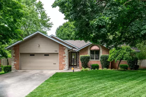2301 E Seminole St, Springfield, MO 65804 photo 1