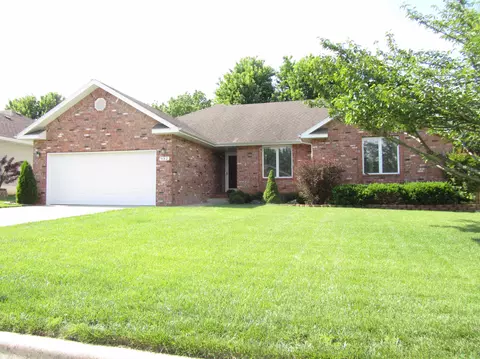 932 W Cypress St, Springfield, MO 65807 photo 1