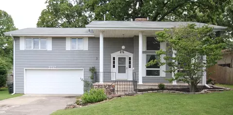 2717 E Stanford St, Springfield, MO 65804 photo 1