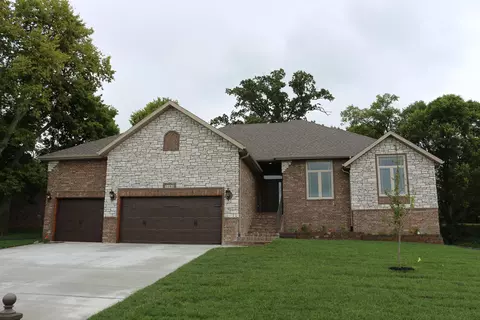 5101 E Wild Horse Dr, Springfield, MO 65802 photo 1