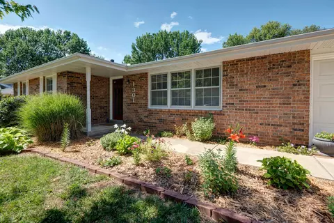 1301 E Lakewood St, Springfield, MO 65804 photo 1