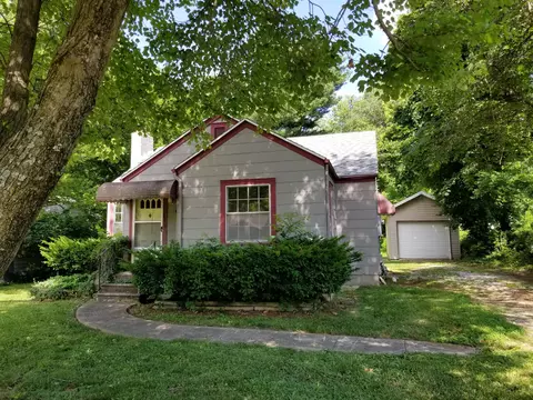 1558 S Kickapoo Ave, Springfield, MO 65804 photo 1