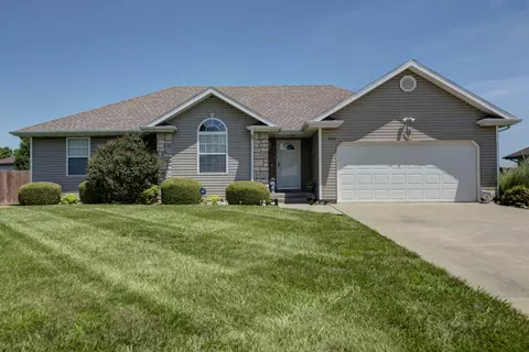 5593 W Lombard St, Springfield, MO 65802 photo 1