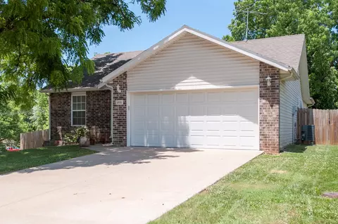 1511 W Parkview St, Ozark, MO 65721 photo 1
