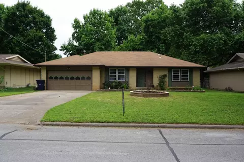 2334 S Dollison Ave, Springfield, MO 65807 photo 1