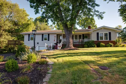 103 E Jay St, Ozark, MO 65721 photo 1