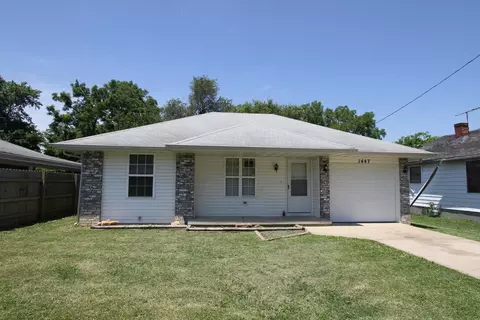 1447 N Clifton Ave, Springfield, MO 65802 photo 1