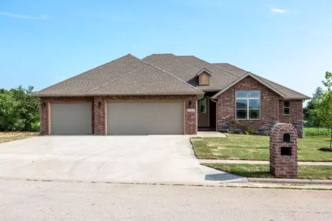 3722 W Stonehinge Dr, Springfield, MO 65807 photo 1