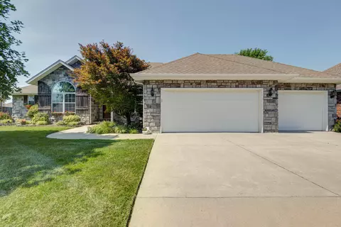 3829 W Eaglecrest St, Battlefield, MO 65619 photo 1