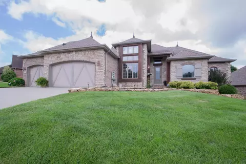 2367 S Cedar Dr, Springfield, MO 65809 photo 1