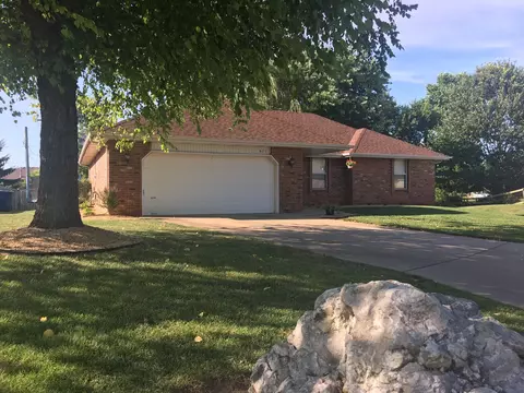 611 Barbara Ct, Nixa, MO 65714 photo 1
