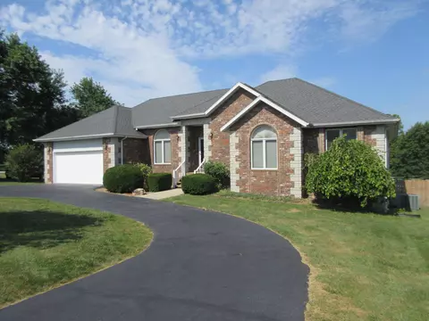 2013 N Belmont Ct, Nixa, MO 65714 photo 1