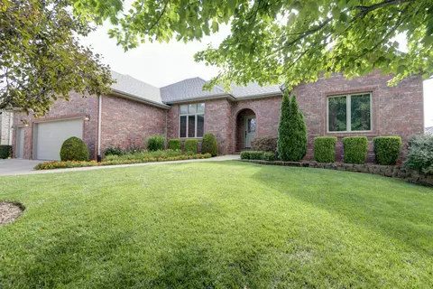 4726 S Woodpointe Ave, Springfield, MO 65810 photo 1