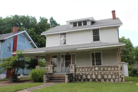 811 E Delmar St, Springfield, MO 65807 photo 1