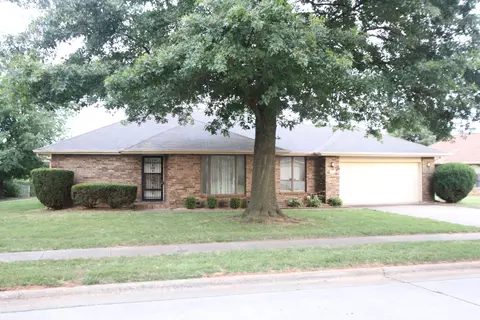 1432 E Woodgate St, Springfield, MO 65804 photo 1