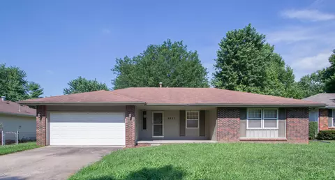 3227 S Roanoke Ave, Springfield, MO 65807 photo 1