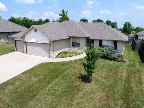 3951 W Tall Pine Ct, Springfield, MO 65810 photo 1