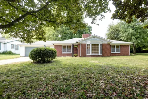 2141 E Wayland St, Springfield, MO 65804 photo 1