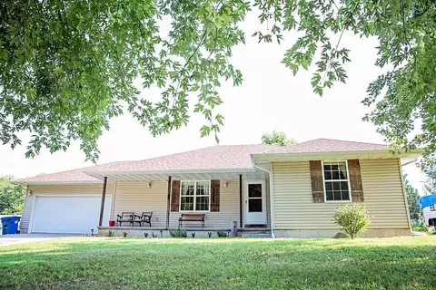 557 Sunset St, Sparta, MO 65753 photo 1