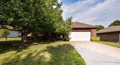 416 Hillcrest Ave, Nixa, MO 65714 photo 1