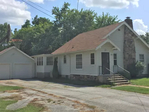 534 W Maple St, Marshfield, MO 65706 photo 1