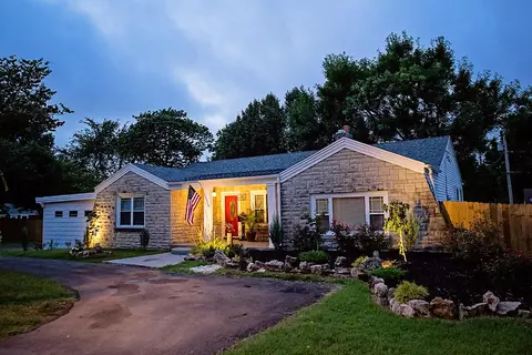 1047 E Sunshine St, Springfield, MO 65807 photo 1