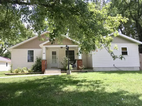 604 S Olive St, Marshfield, MO 65706 photo 1