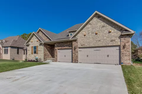 2211 E Parkview Ave, Ozark, MO 65721 photo 1
