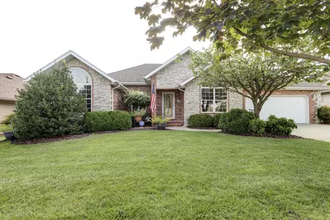 4910 S Tanager Ave, Battlefield, MO 65619 photo 1