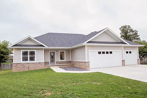3181 W Grandview St, Springfield, MO 65803 photo 1