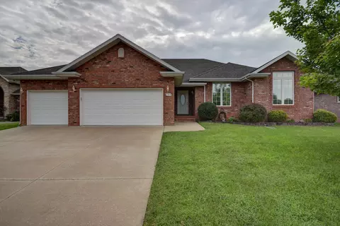 2414 S April Ave, Springfield, MO 65807 photo 1