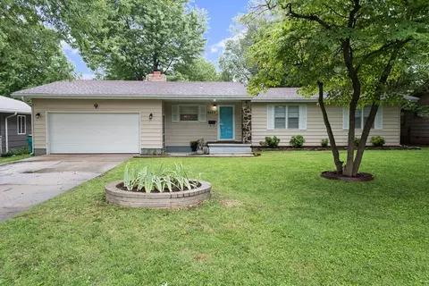 2053 Elm St, Springfield, MO 65802 photo 1