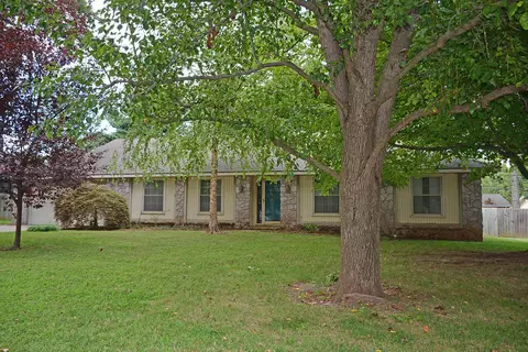 1729 E Camino Alto St, Springfield, MO 65804 photo 1