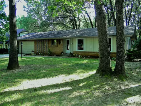 834 S Devonshire Dr, Springfield, MO 65802 photo 1