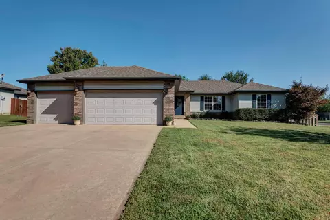 4863 W University St, Springfield, MO 65802 photo 1
