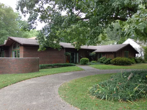 2033 S Kings Ave, Springfield, MO 65807 photo 1