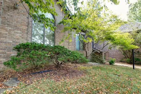 4913 S Bellhurst Ave, Springfield, MO 65804 photo 1