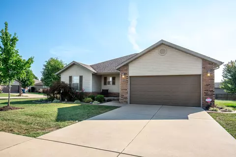 502 S Hazelnut Ave, Springfield, MO 65802 photo 1