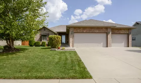 1112 N Silo Dr, Ozark, MO 65721 photo 1