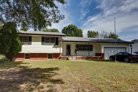 2050 S Linden Ave, Springfield, MO 65804 photo 1